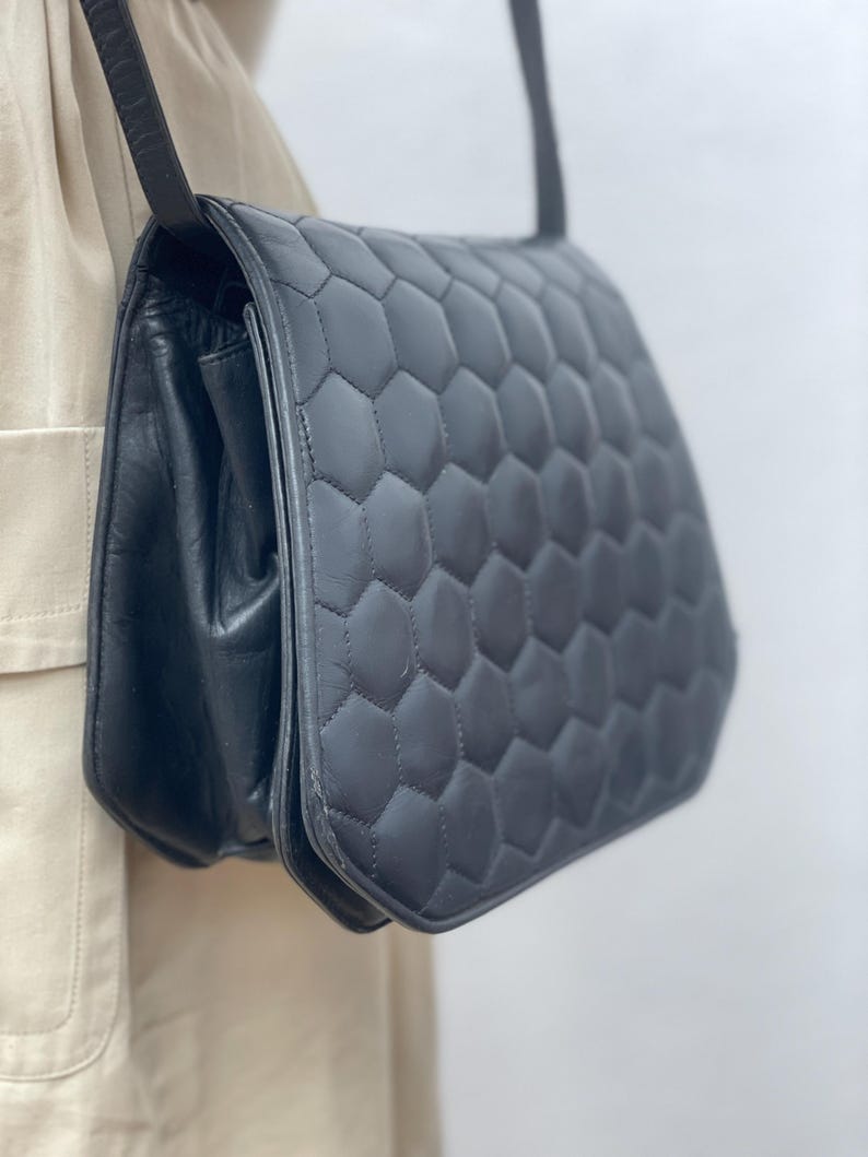 VALENTINO GARAVANI SHOULDERBAG| Quilted vintage leather bag| Luxury leather bag | Black leather shoulderbag | Valentino Garavani Bag image 7