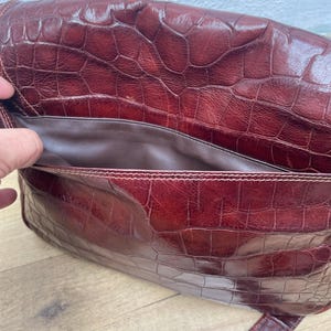 VALENTINO GARAVANI schoudertas | Tas van leer met krokodillenprint | Tas van reliëfleder | Valentino Garavani schoudertas | Valentino voor verzamelaars afbeelding 12