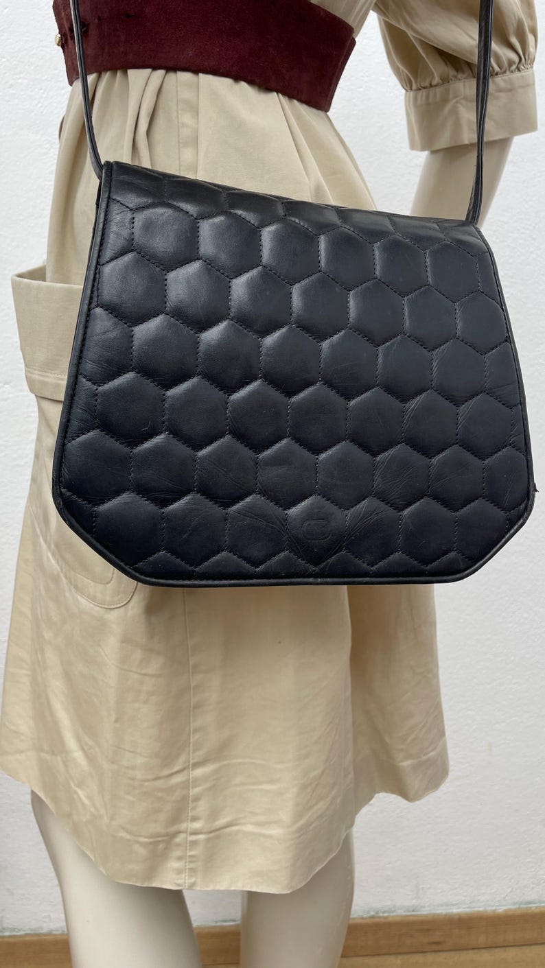 VALENTINO GARAVANI SHOULDERBAG| Quilted vintage leather bag| Luxury leather bag | Black leather shoulderbag | Valentino Garavani Bag image 6