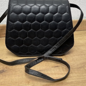 VALENTINO GARAVANI SHOULDERBAG| Quilted vintage leather bag| Luxury leather bag | Black leather shoulderbag | Valentino Garavani Bag image 2