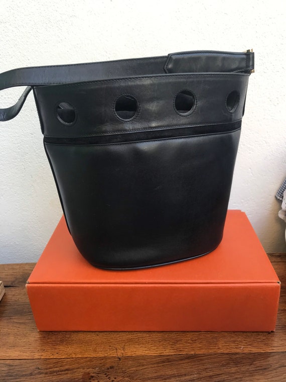 BLACK LEATHER BUCKET Craft leather shoulderbag Ori