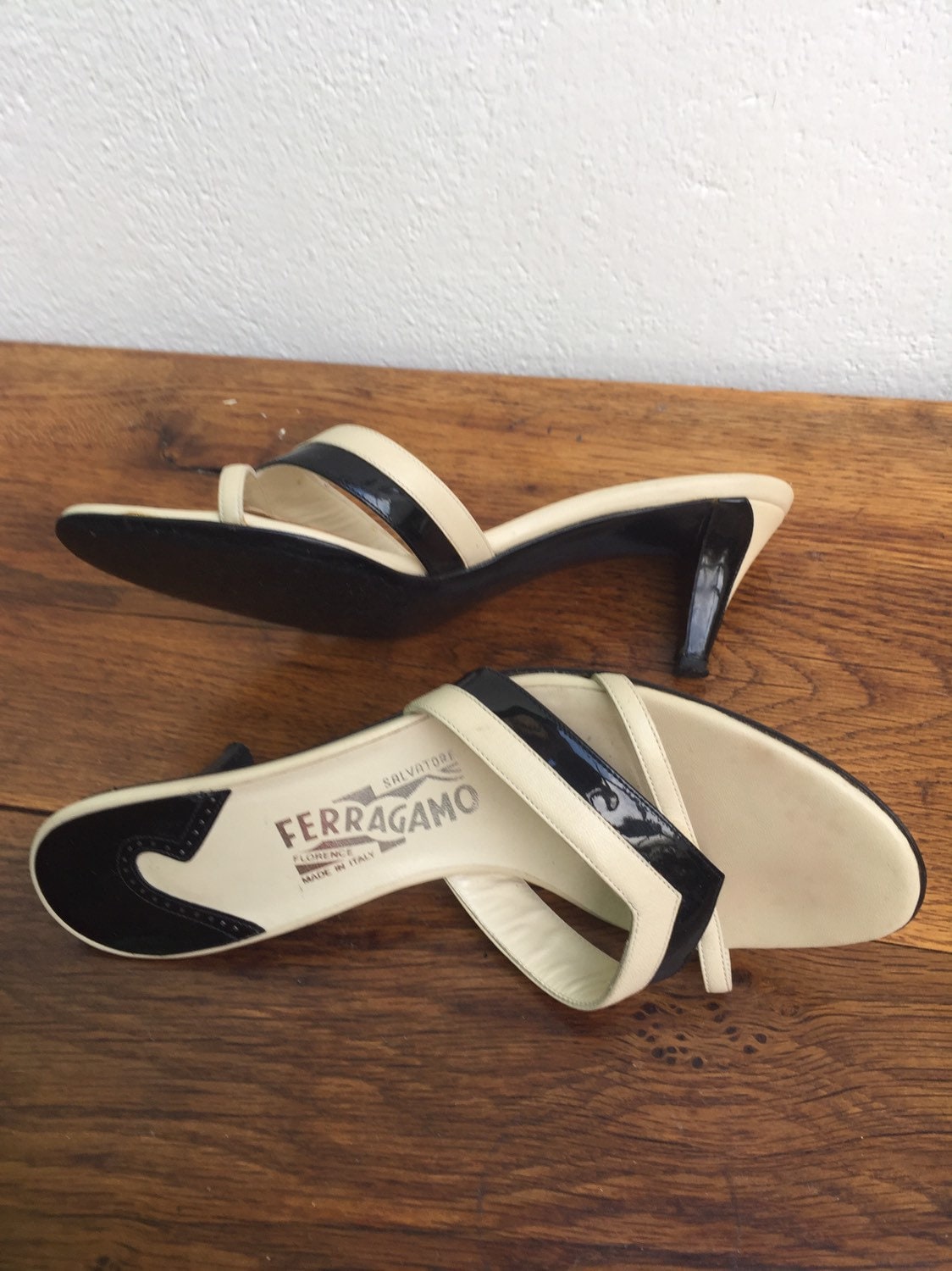 SALVATORE FERRAGAMO SABOT| Fashionable Ferragamo Mules