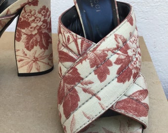 GUCCI FLORAL SABOT| Sandals Canvas floral sabot| Gucci Floral mules | Fashion vintage sabot| Vintage canvas Leather Mules| Vintage Canvas sabot