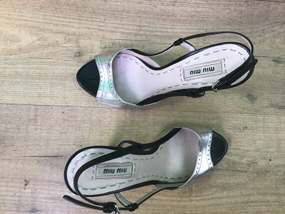 サンダル・ミュール Sandals in Black/Silver Leather MIU MIU SANDALS| Silver/ Black Leather Sandals|fashion