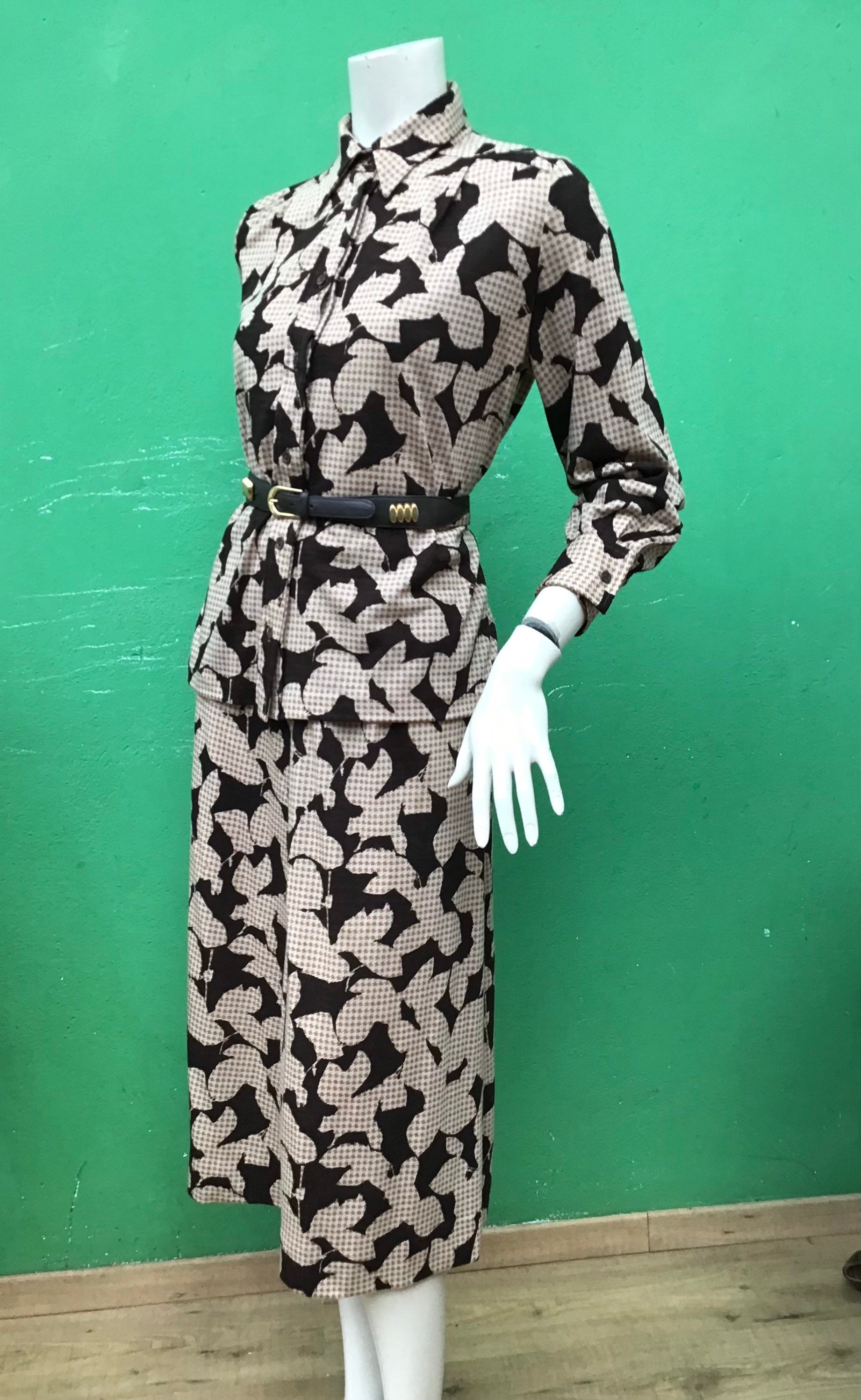 Tailleur vintage en laine pour femme | Tailleur sur mesure pour femme | Robe vintage sur mesure | Tailleur en laine pour femme | Tailleur sur mesure p