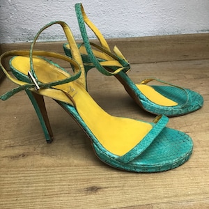 Sandalias de piel de Versace f/1 | Sandalias de piel de Versace de los años 90 | Sandalias de piel de pitón de Versace | Versace vintage de moda | Sandalias vintage