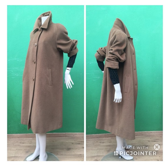 CAMEL VINTAGE COAT Vintage virgen wool coat Fashio