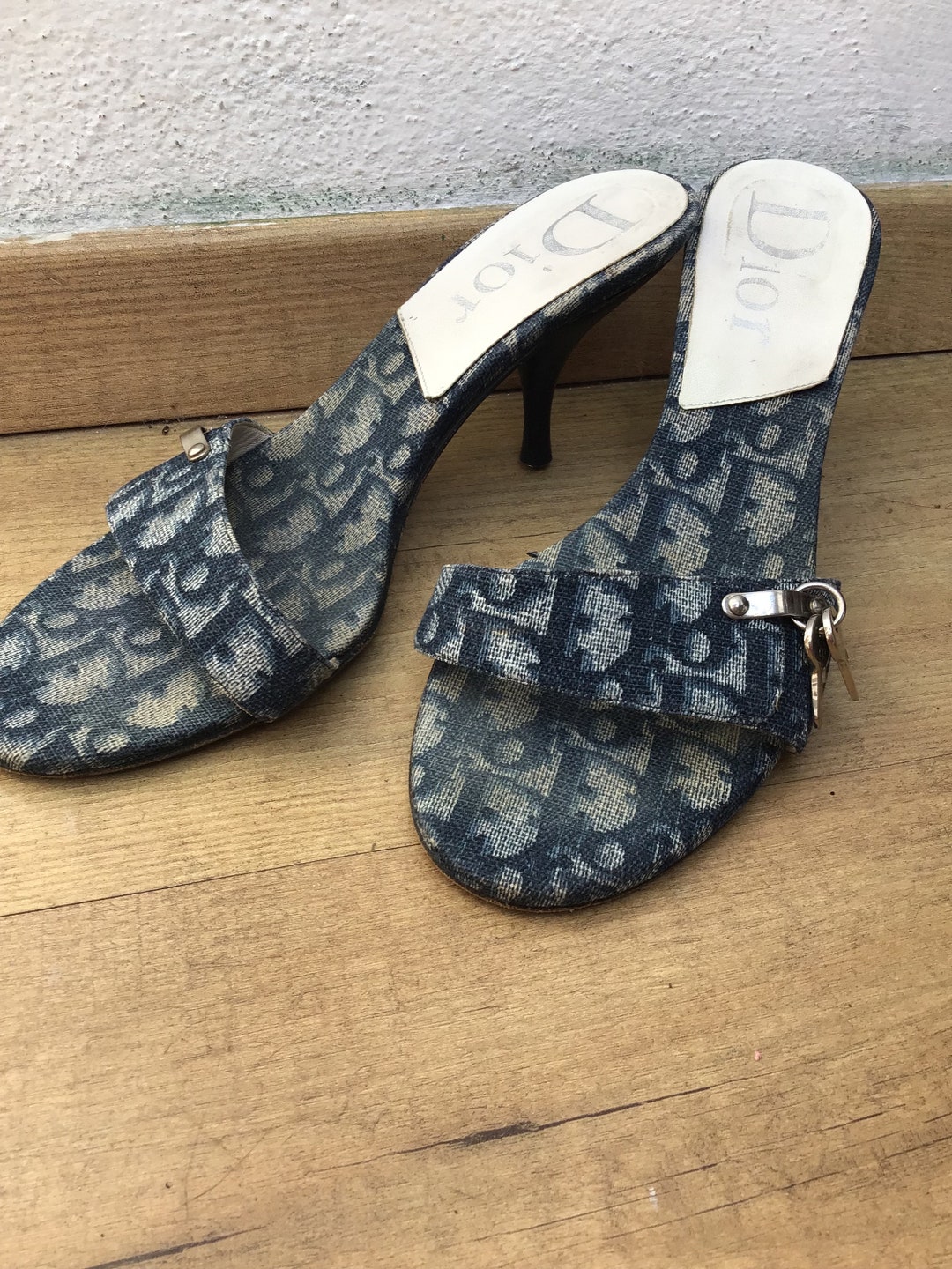 靴 Vintage Dior Buckle Heel Mules Christian Dior Vintage Pink And Black Pointy Mules Size 39.5