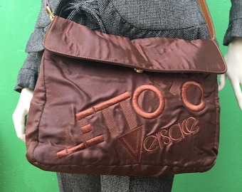 Versace☆素敵！Fabric Barocco Jacquard Light Brown Pouch