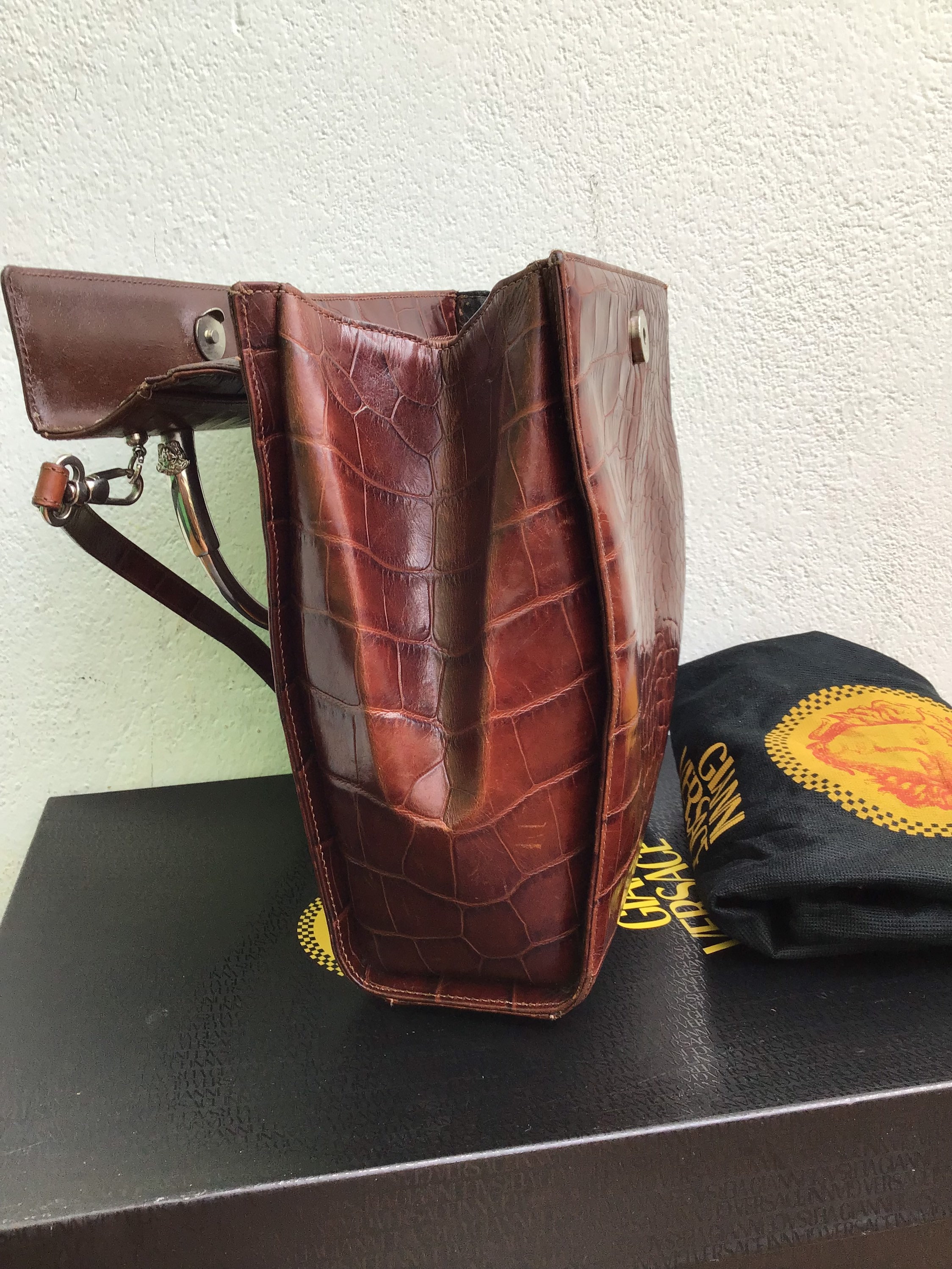 ジャンニ・ヴェルサーチのハンドバッグ |ヴェルサーチ レザー ジャンニ・ヴェルサーチのハンドバッグ |ヴェルサーチ レザー