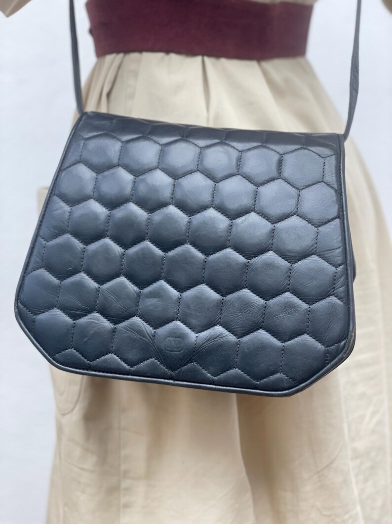 VALENTINO GARAVANI SHOULDERBAG| Quilted vintage leather bag| Luxury leather bag | Black leather shoulderbag | Valentino Garavani Bag image 9