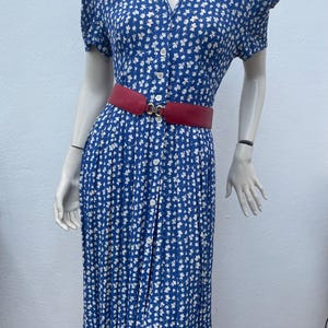 CACHAREL VINTAGE-KLEID | Schickes Vintage-Kleid | Modisches Vintage-Kleid | Blaues Kleid mit Blumenmuster | Modisches Vintage-Kleid | 90er-Jahre-Vintage-Kleid von Cacharel |