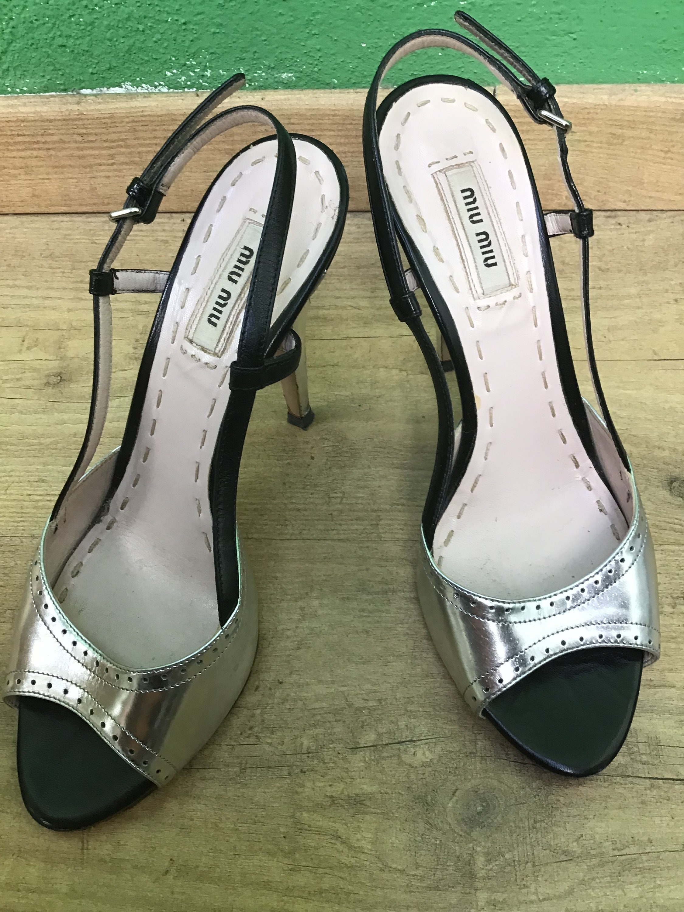 サンダル・ミュール Sandals in Black/Silver Leather Womens Black Sandal With Silver Buckle9 1/2 | eBay