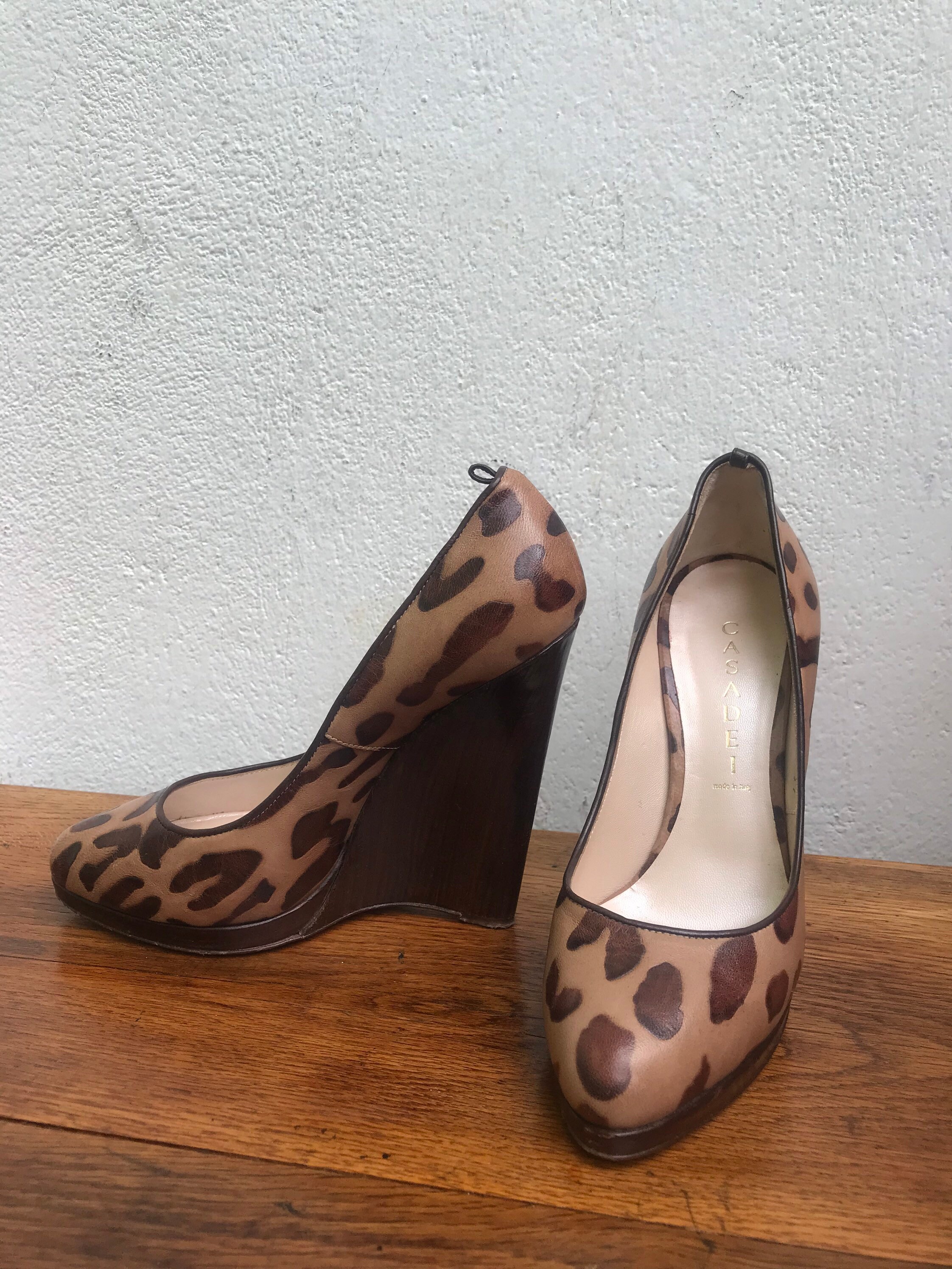 パンプス Casadei Leopard Print Calfskin High-Heeled Pumps Vintage Casadei heels in leopard print In excellent | Depop