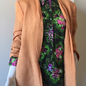GIORGIO ARMANI BLAZER | Apricot Silk blazer|90s Giorgio Armani | Vintage Blazer Giorgio Armani | Fashion Giorgio Armani |90s Silk Jacket