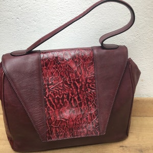 GIANNI VERSACE Seltene Handtasche aus Kalbsleder | Burgunderrote Handtasche aus Kalbsleder | Vintage Versace | Luxus Lederhandtasche Versace| Gianni Versace Tasche