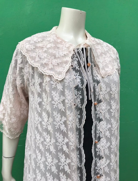 A/1 VINTAGE ROSE LACE dressing gown | lace dressing gown | Rose lace dressing gown| Large collar dressing gown| Vintage Rose dressing gown