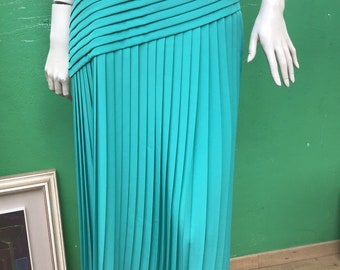 A/1 VINTAGE GREEN SKIRT | Pleated vintage skirt | Luxury vintage pleated skirt | Fashion vintage skirt
