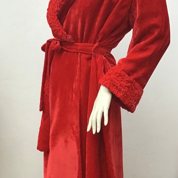 COUTURE- NUISETTE VINTAGE| Robe de chambre rouge de luxe | Nuisette vintage en velours de soie rouge | longue robe de nuit brodée| Robe de chambre mode