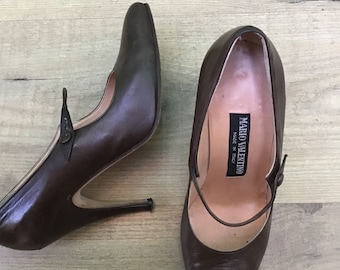 MARIO VALENTINO SHOES | Brown leather vintage pumps | Vintage fashion Valentino pumps | Luxury vintage Valentino | Mario Valentino