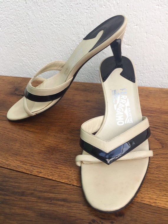 SALVATORE FERRAGAMO SABOT| Fashionable Ferragamo Mules