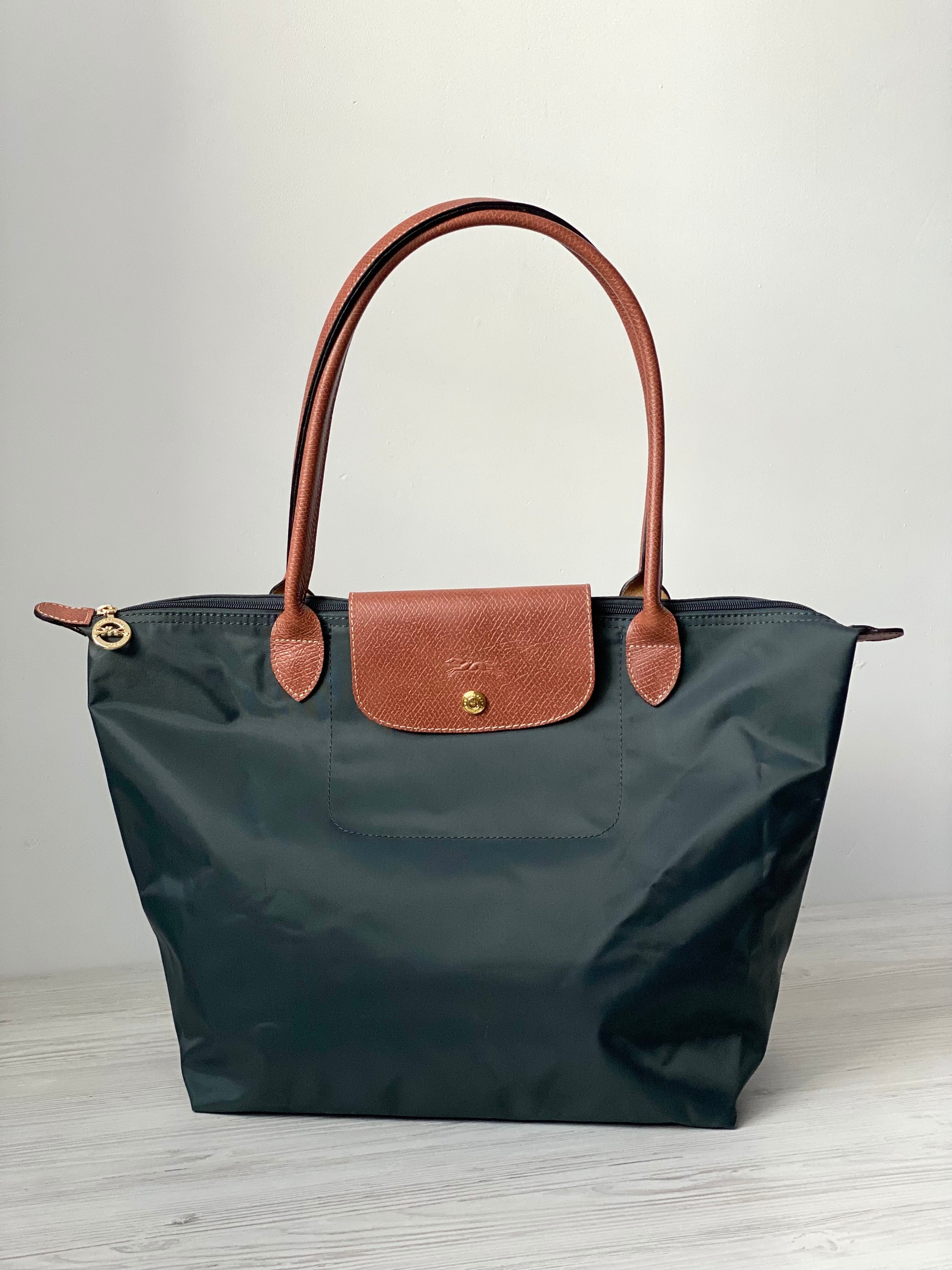 VINTAGE Longchamp Roseau Black Calf Leather Tote Bag from Japan