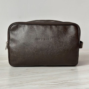 Longchamp Paris Le Foulonne Boxford Kulturbeutel Tasche Dunkelbraun Farbe Echtes Leder Unisex Luxus Vintage Frankreich
