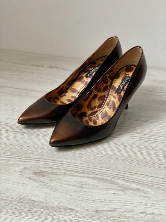 Buy Dolce & Gabbana Heels 9463 Brown Genuine Leather  display picture 3
