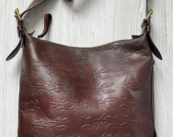 LONGCHAMP ショルダーバッグ 型押し エンボスロゴ ロンシャン パリ 