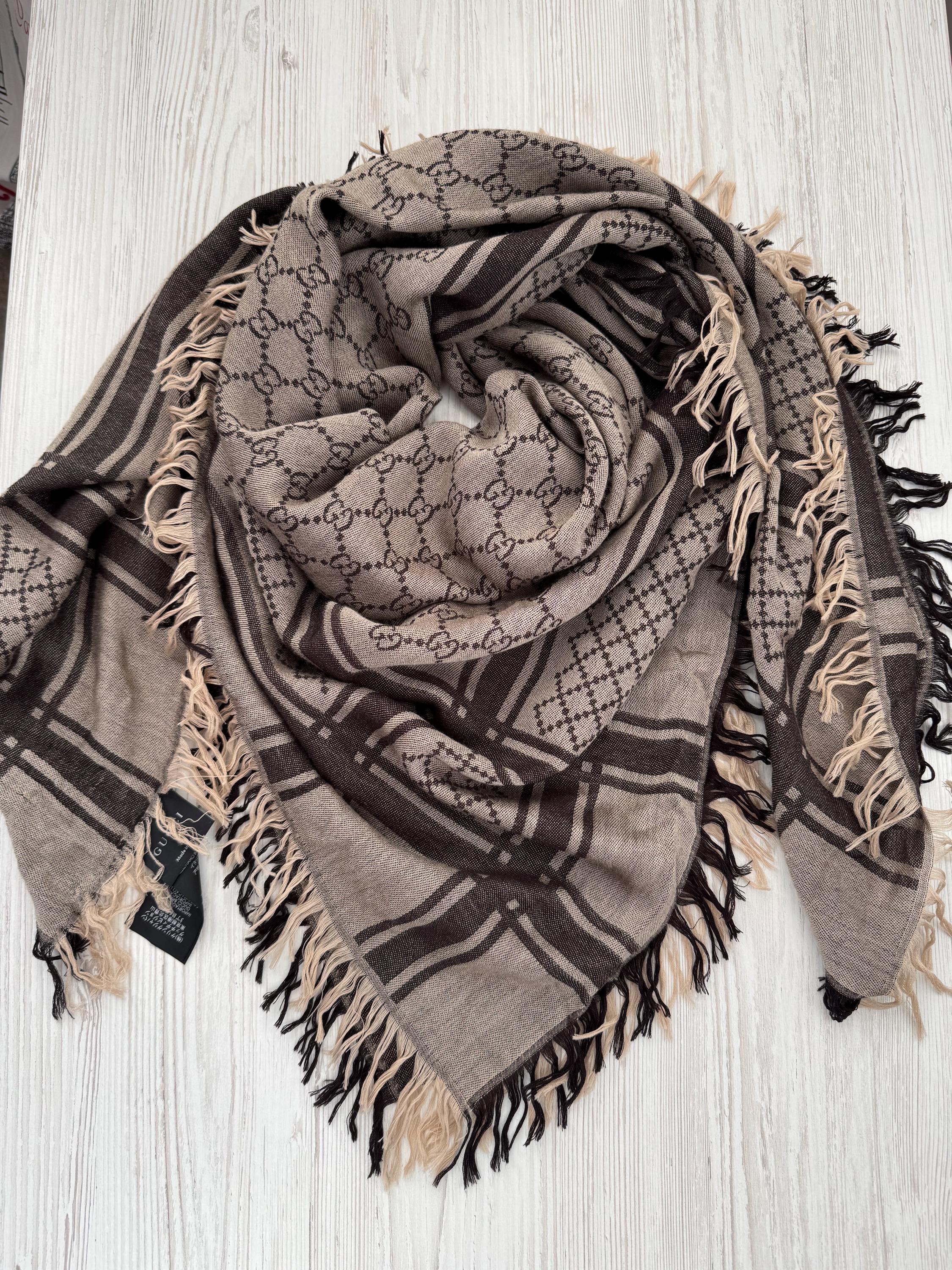 Gucci Scarf with ‘GG’ pattern GUCCI Diamante Scarf GG Logo Monogram Wool Silk Brown and Beige