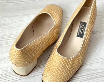 BALLY Switzerland Vintage Ballet Flats loafers Snake Print Woman Shoes Genuine Leather US 7.5 size 25 cm Beige Color Luxury