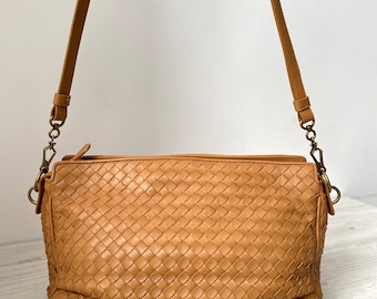 Bottega Veneta Lyxig Axelremsväska Mjuk Premium Äkta Läder Dam Axelrem Vintage med Dustbag 214047 Nummer Italien