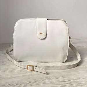 Sac bandoulière femme hobo BALLY of Switzerland en cuir véritable Italie sac à main vintage couleur blanche luxe