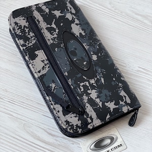 Oakley Flight Deck Travel Wallet 3.0 Gray Camo Genuine Leather Document Passport Organizer Luxury Premium Case Black color
