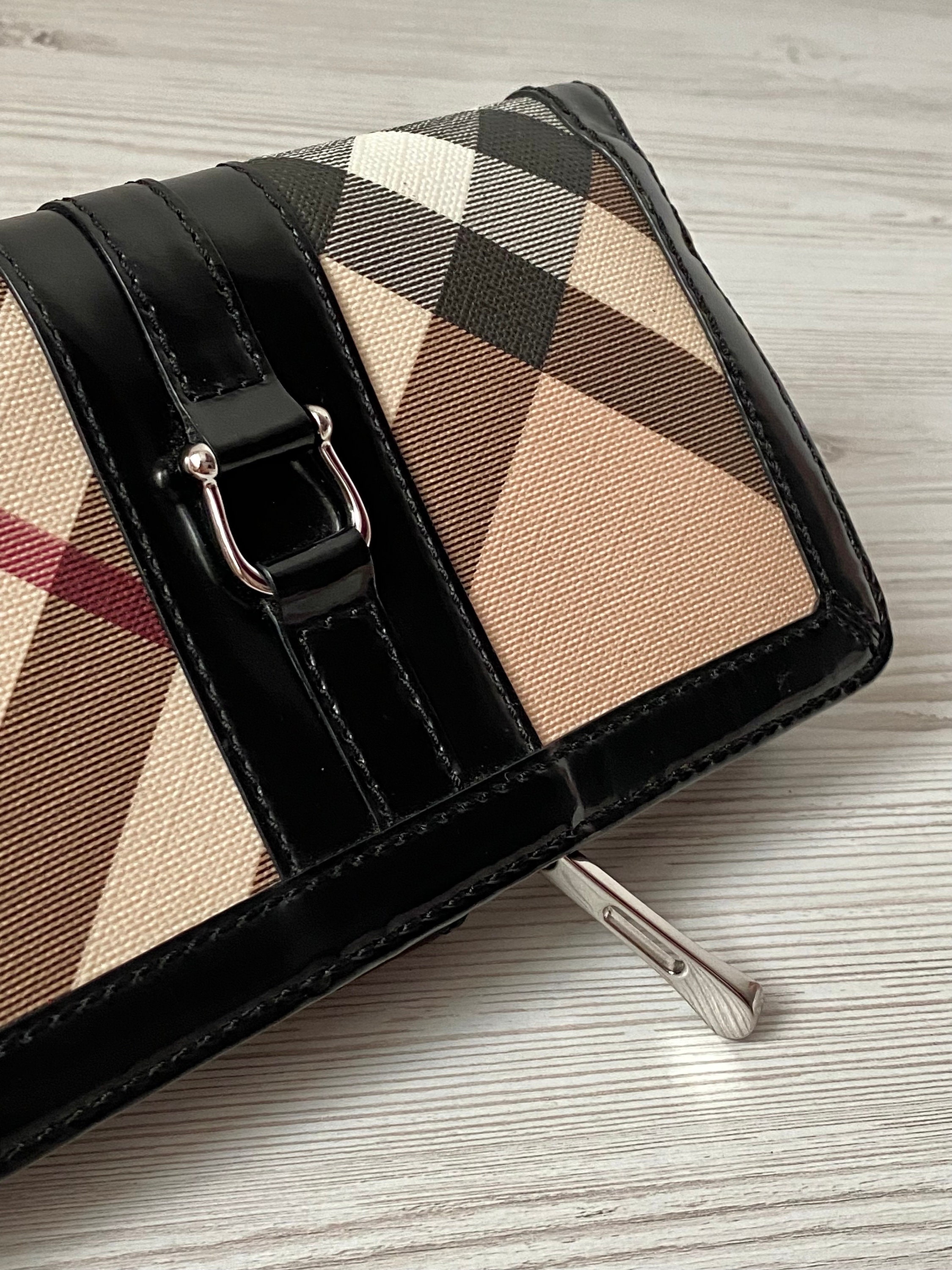 Burberry wallet nz hotsell