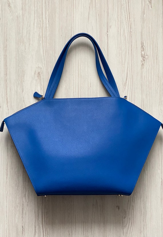 Borsa Portafoglio In Vera Pelle Yoshi | Sottile Con Cerniera E Protezione RFID | Blu Con Applicazioni A Mano Di Api E Margherite | Dimensioni 13x8,5 Cm