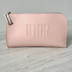 DIOR BEAUTE コスメティック トイレタリー ポーチ スモール ミニバッグ 3D ロゴ フランス C800200089 クリスチャン パルファム ライトピンク色
