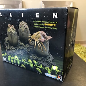 statue Alien Birth: 3 eggs and 1 face hugger – ATTAKUS 2003 MISB