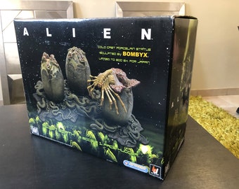 Statue Alien Birth: 3 Eggs and 1 Face Hugger – ATTAKUS 2003 MISB