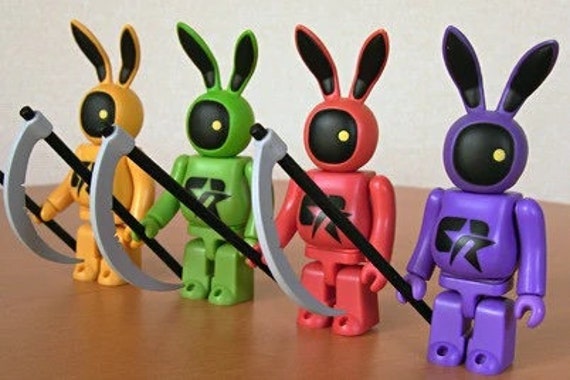 MEDICOM TOY - REVOLVER x MEDICOMTOY メイヘムラビット KUBRICK Mayhem Rabbit Revolver 4 Figure Set – Kubrick 100% Medicom