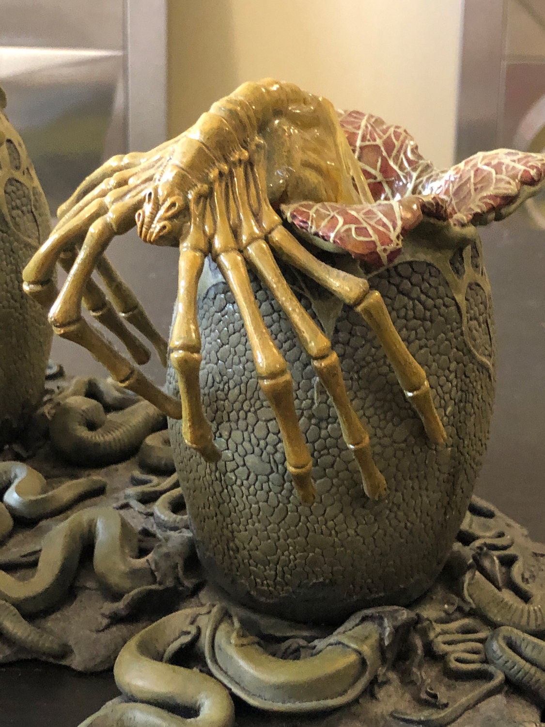ATTAKUS ALIEN BIRTH 3eggs 1FACE HUGGER