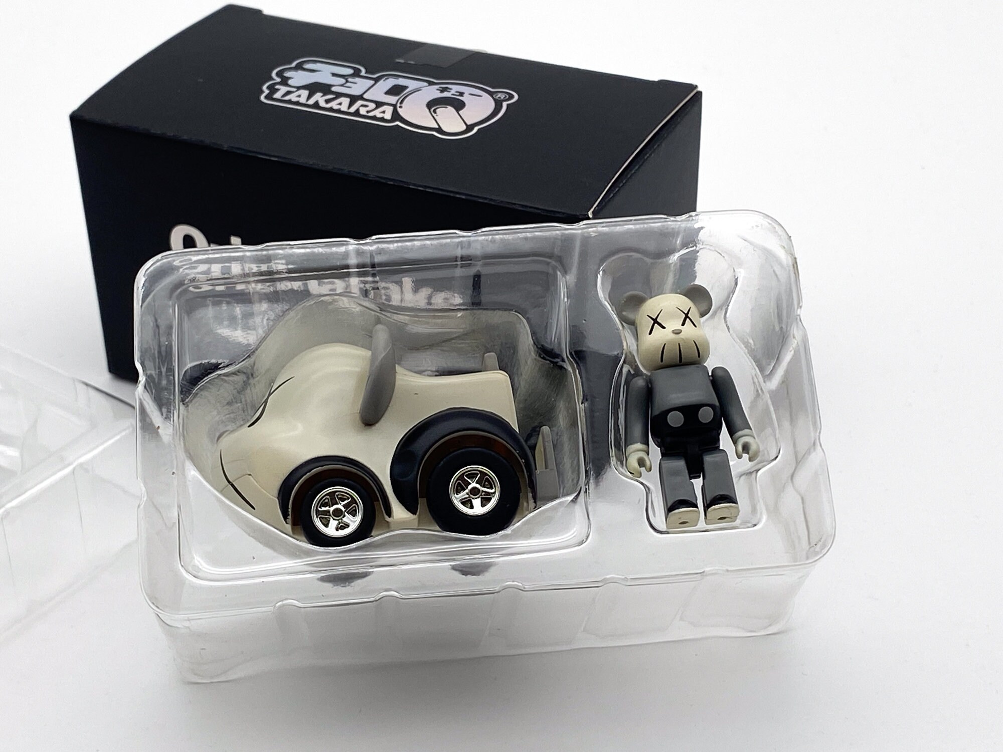 KAWS BE@RBRICK x TAKARA TOMY | GRAY – TOYQUBE.COM