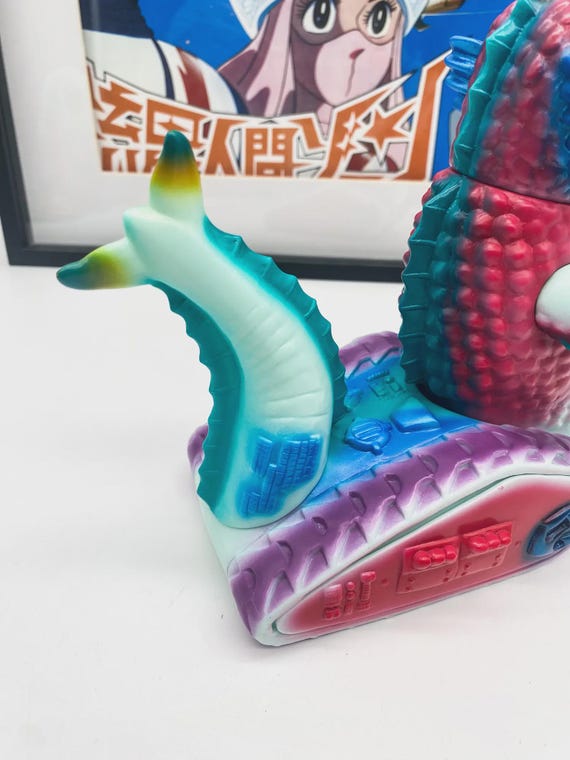 まんだらけの怪獣シリーズ 海獣戦車 アギラス 開封済 美品 まんだらけより「海獣戦車アギラス」の新バージョン「ピンク成型」を