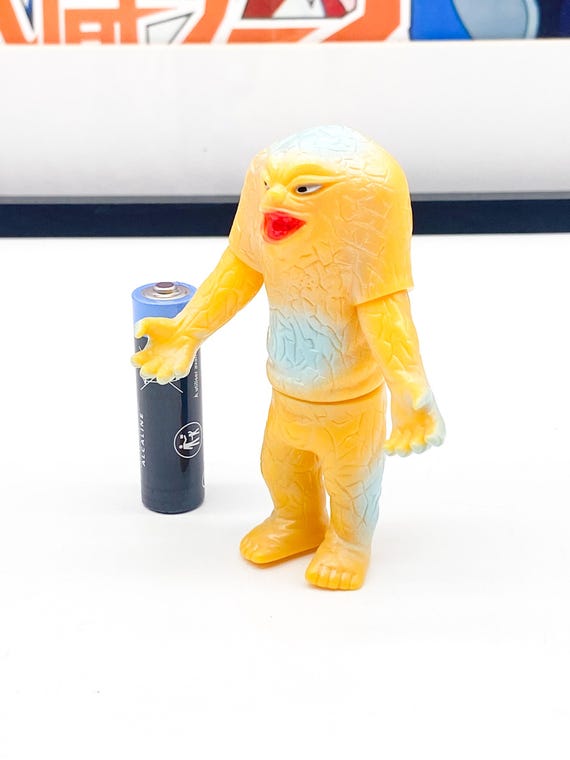 JAMILA Bandai Soul of Bullmark Kaiju Sofubi 3