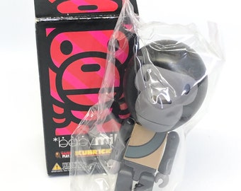 A BATHING APE - BABY milo KUBRICK  シリーズ006 フィギア BAPE BAPE x TOYQUBE Wooden BABY MILO Limited Edition 300 A