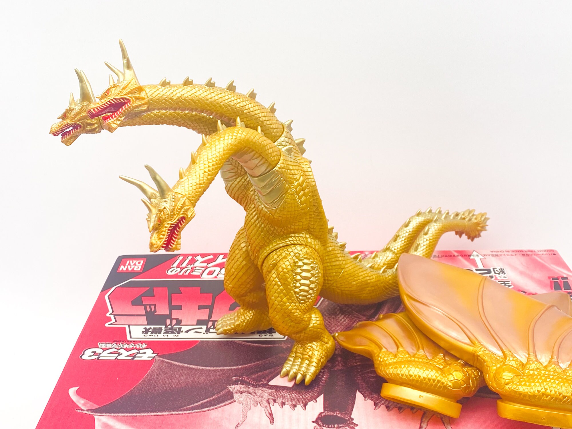 Mecha King Ghidorah Bandai Sofubi 2005 avec étiquette - Fabuleuse Caverne