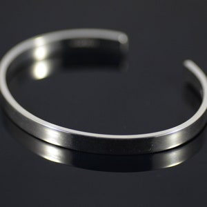 Bracciale rigido personalizzato in argento sterling: bracciale Torque lucido