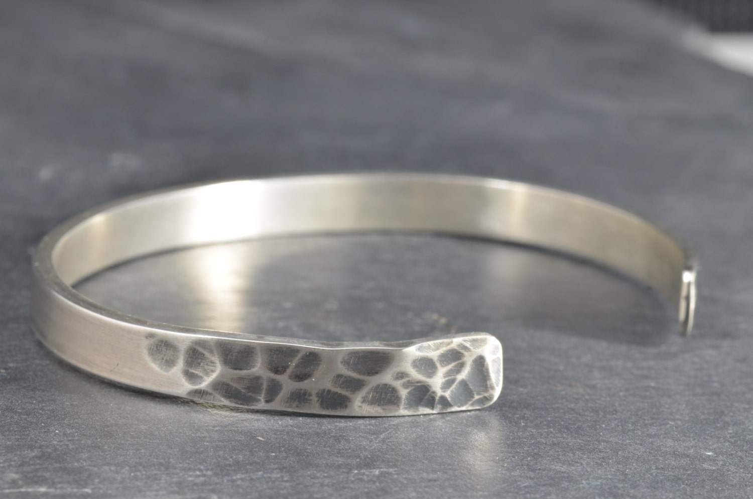 【Mathildaoval thickbracelet】argue il_fullxfull.1138792183_pmj1.jpg