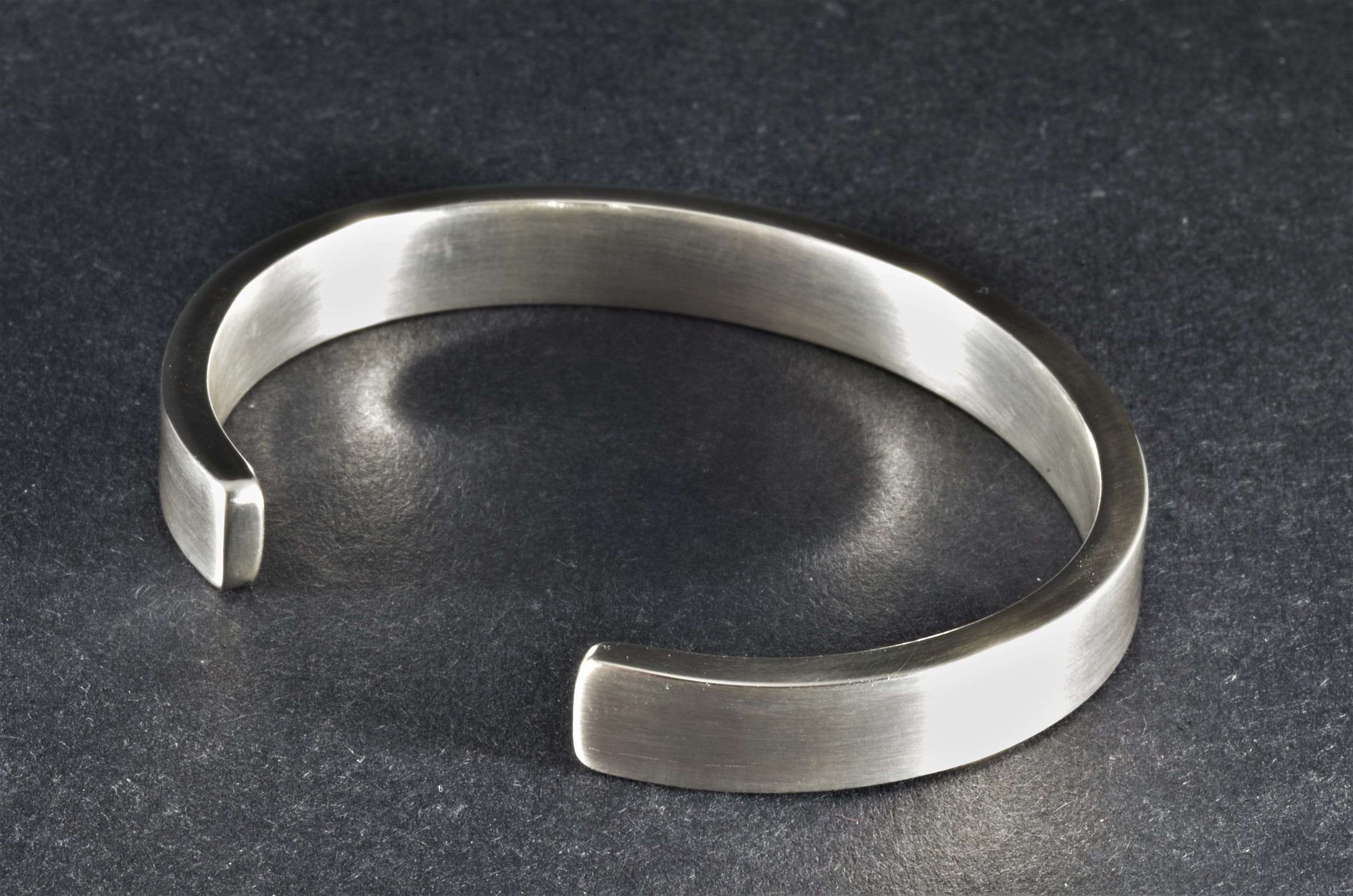 HYKE BANGLE バングル 19321-4599 HYKE ボールバングル - メルカリ