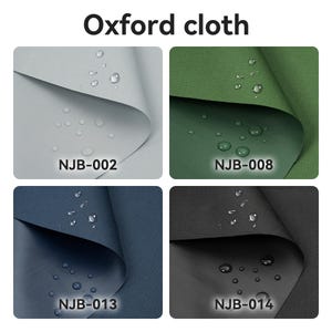Puede incluir: Cuatro muestras de tela Oxford etiquetadas con el texto Oxford cloth y los c&oacute;digos NJB-002, NJB-008, NJB-013 y NJB-014. Los colores son gris claro, verde oliva, azul marino y negro, cada uno con gotas de agua visibles en la superficie.